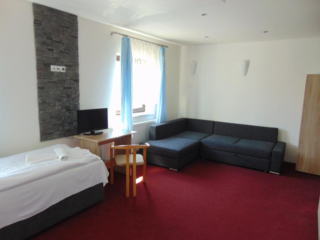 Hotel Isora Ostrava Kültér fotó